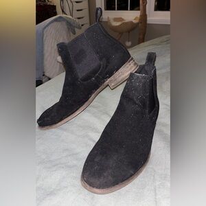 Elegant Black Suede Ankle Boots